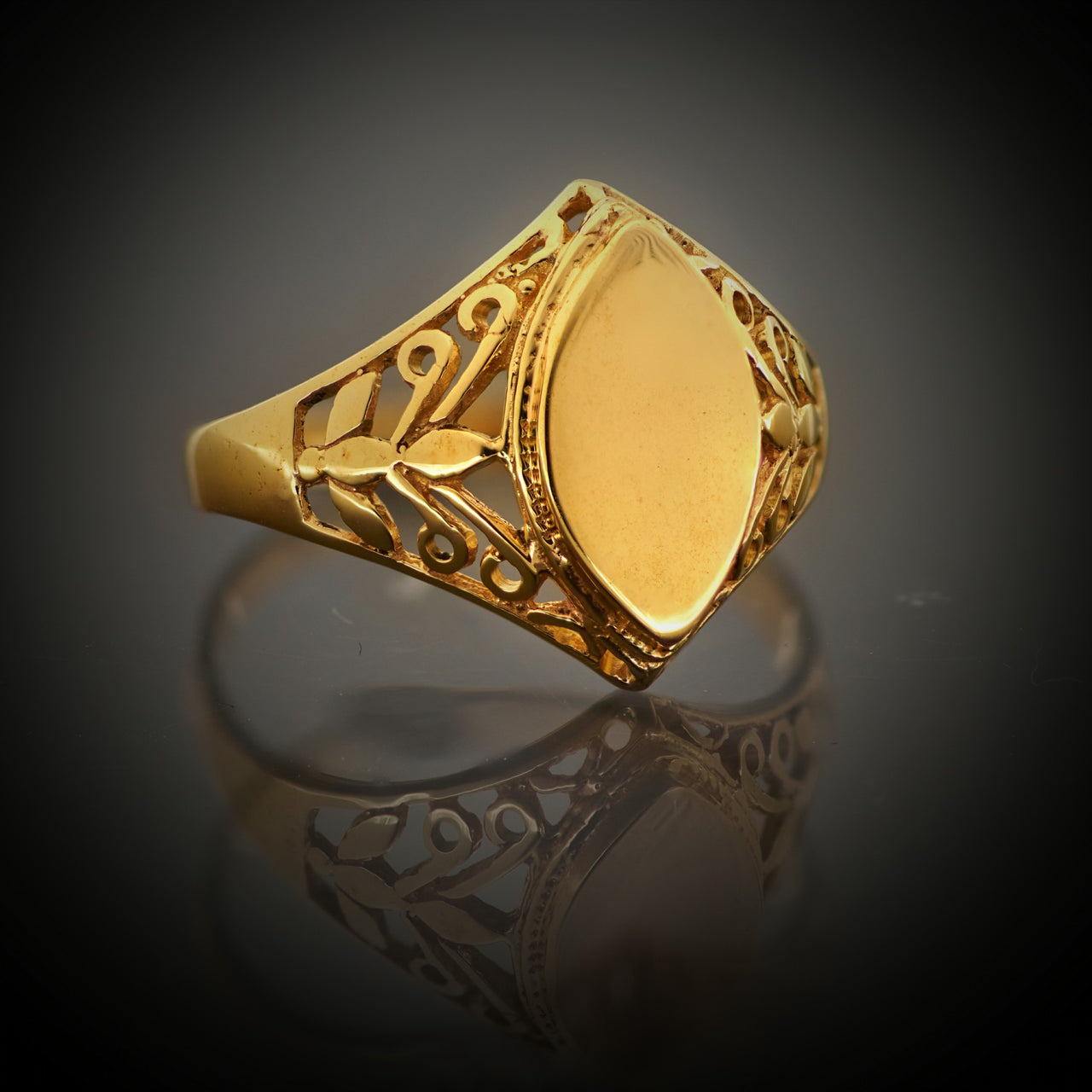 Vintage Signet Ring 4