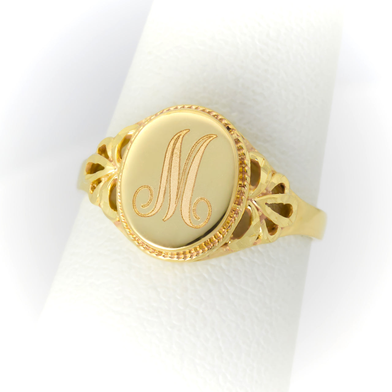 clasic signet initial-letter ring
