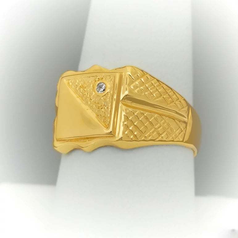 Mens signet ring in gold